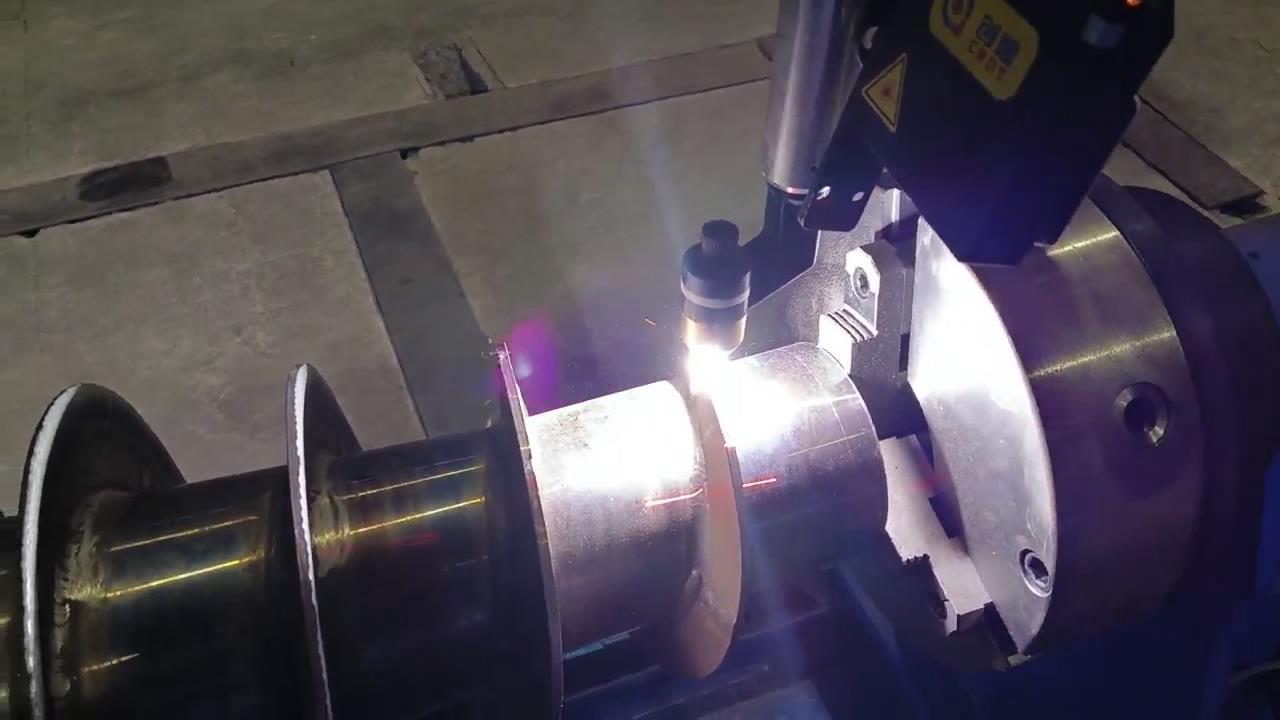 創想焊縫跟蹤適配安川機器人在自動焊接螺旋攪龍葉片的案例