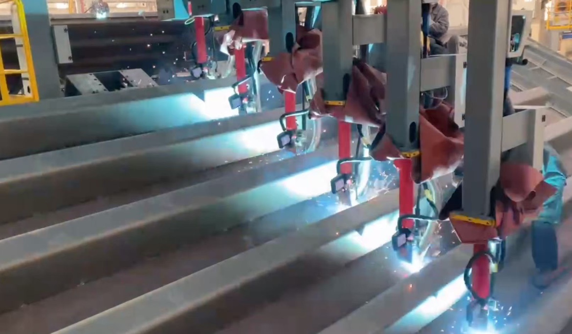 激光位移傳感器在機器人引導與自動定位中的應(yīng)用 激光位移傳感器在機器人引導與自動定位中的應(yīng)用